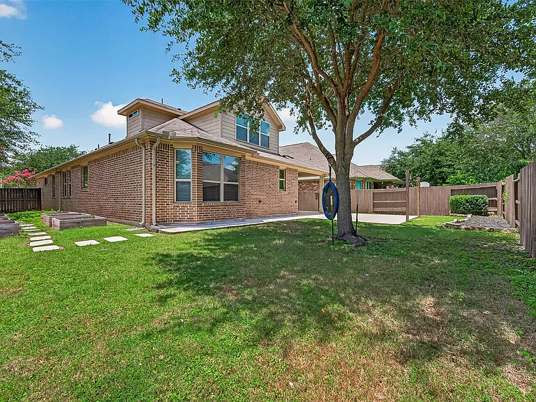 10031 Esslemont Ct — Photo 45
