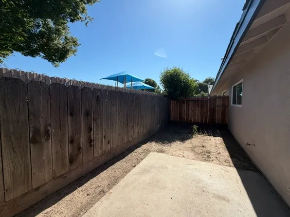 2201 San Lucas Ct #A-b, Modesto, CA 95355