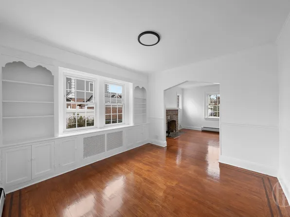 246-14 137th Road image 11 of 26