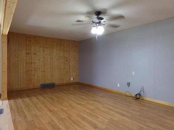 5th image of 210 N Cedar St