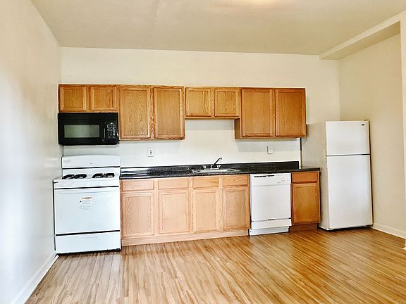 5th image of 719 N Negley Ave APT 1