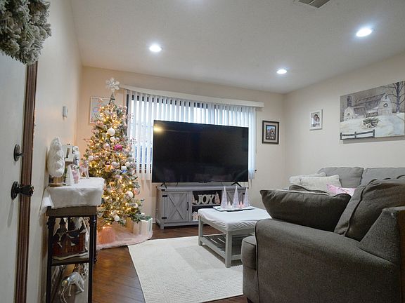 3rd image of 1434 Carol Ct APT 1B