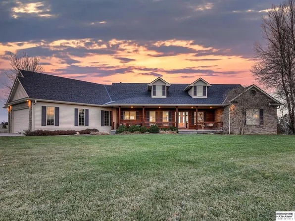 19201 S 204th St, Gretna, NE 68028