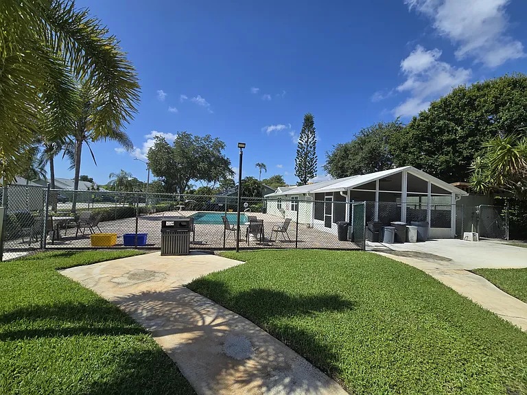 1530 Royal Forest Ct — Photo 39