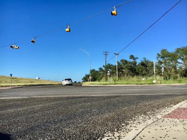 1636 W Market St, Rockport, TX 78382