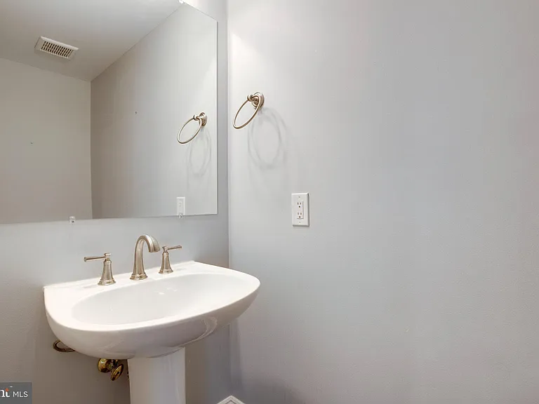 2914 Oakton Crest Pl — Photo 7