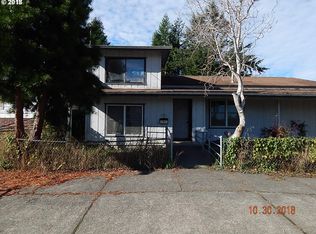 426 S 9th Ct, Coos Bay, OR 97420