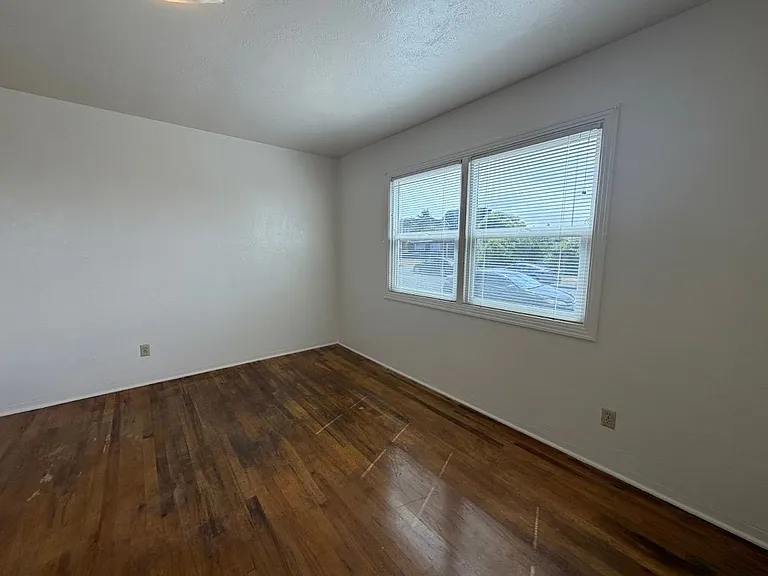 2231 Pine St — Photo 19