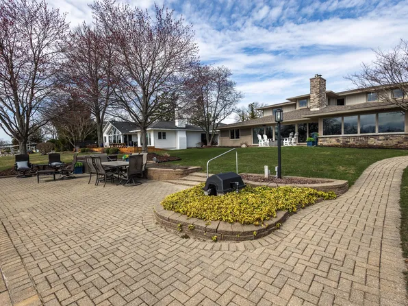 714 Ranveen Dr, White Lake, MI 48386