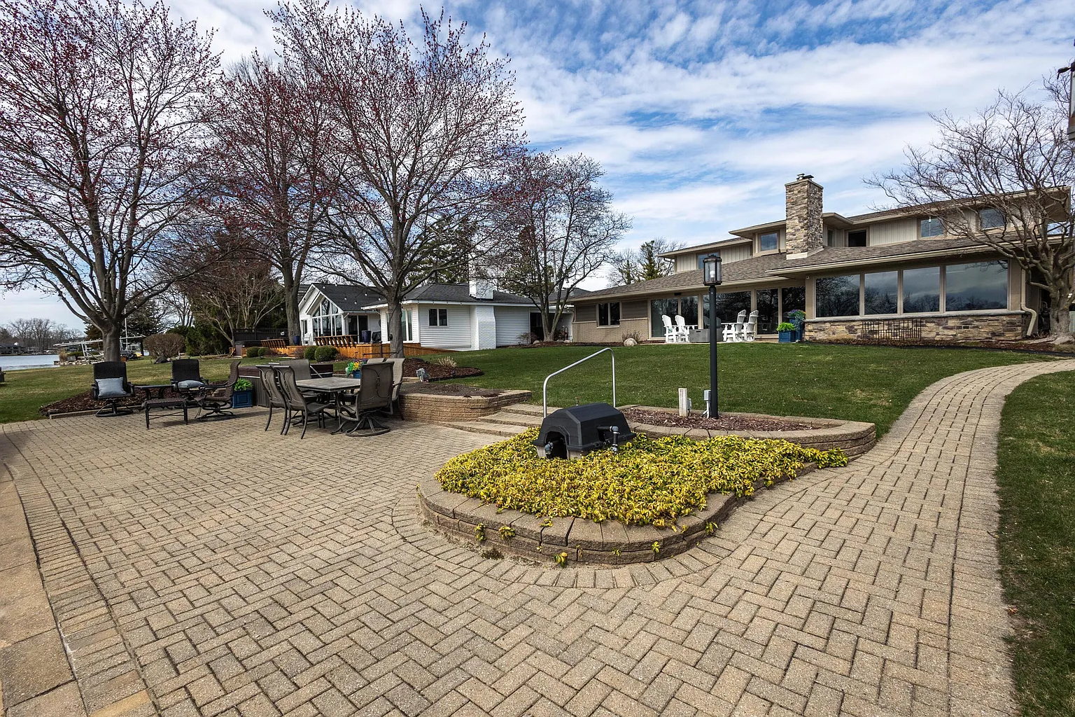 714 Ranveen Dr photo 1