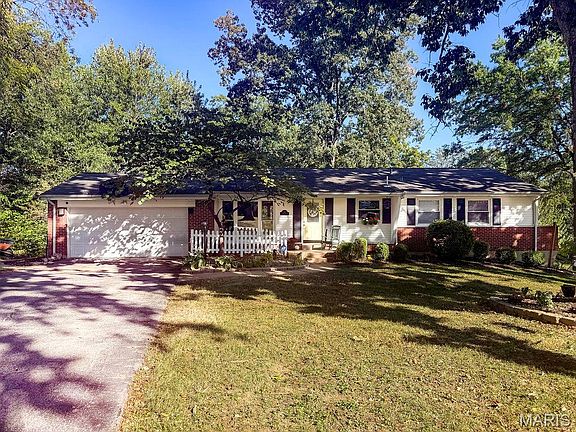 2nd image of 25 Fawnwood Dr