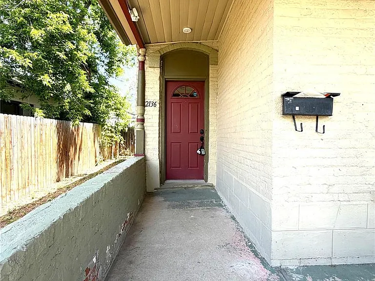 2136 N Lafayette St — Photo 2