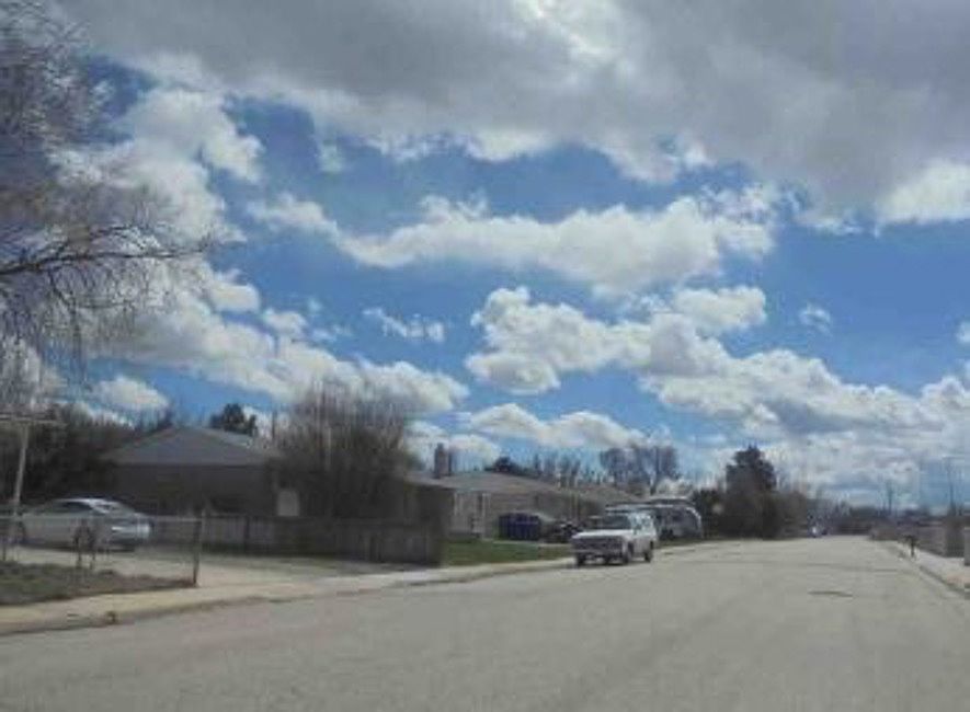 Exterior Neighborhood (street photo)