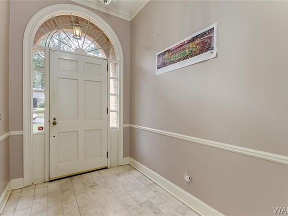 3rd image of 2826 14th St E