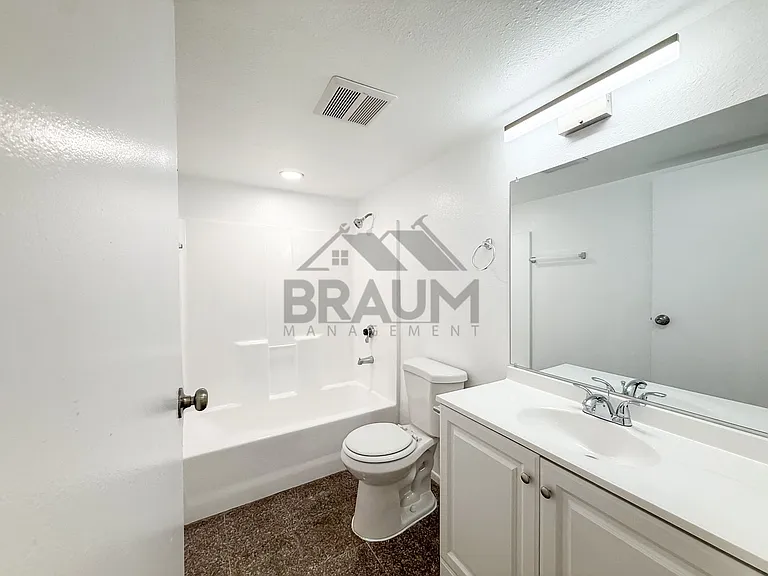 221 Elm Ave — Photo 8
