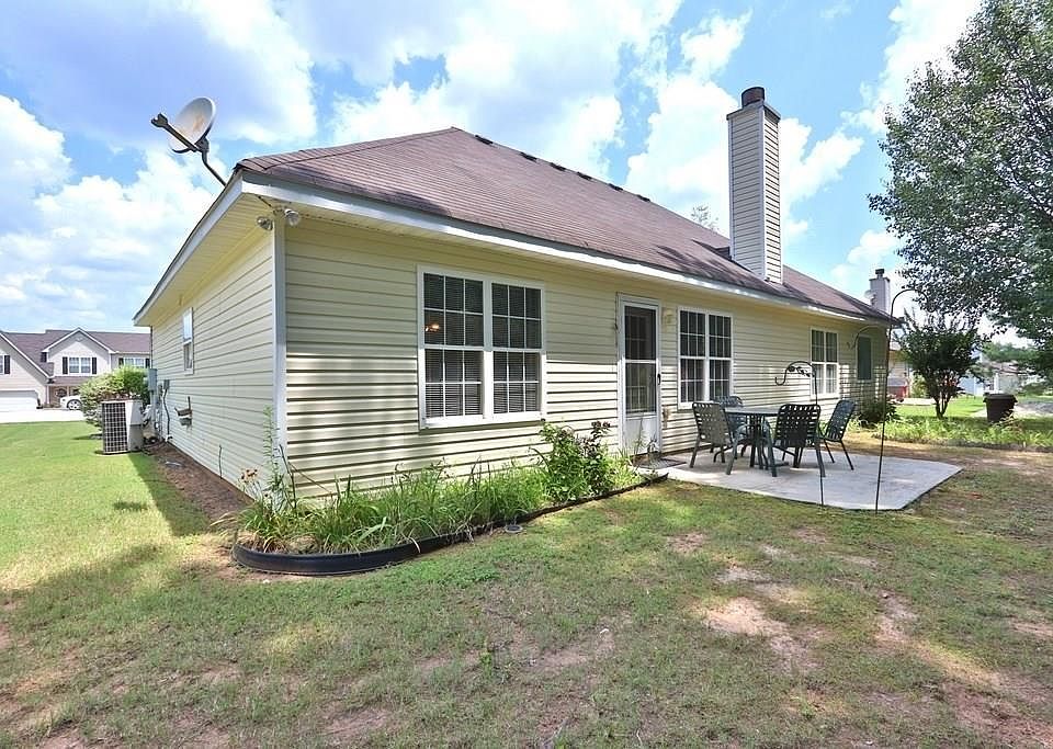 2nd image of 1906 Summit Creek Way