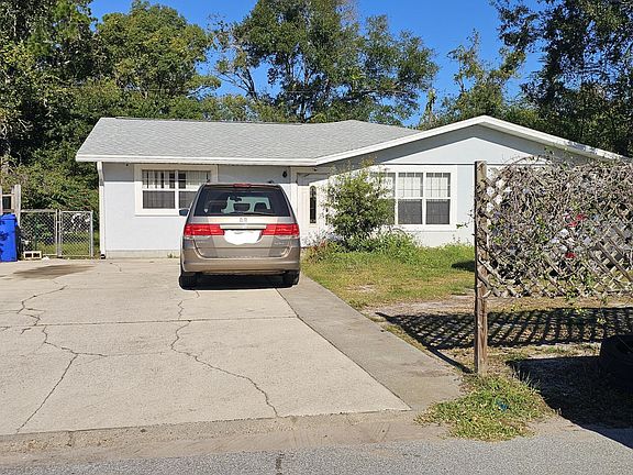 3rd image of 299 CHAPEL Road