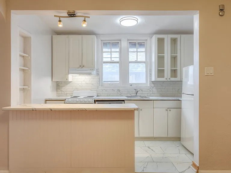 20 Acacia Rd — Photo 2