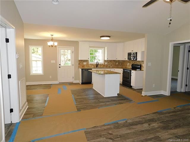 2nd image of 468 Wood Ave #2