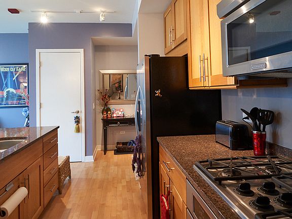 5th image of 505 N McClurg Ct APT 1504