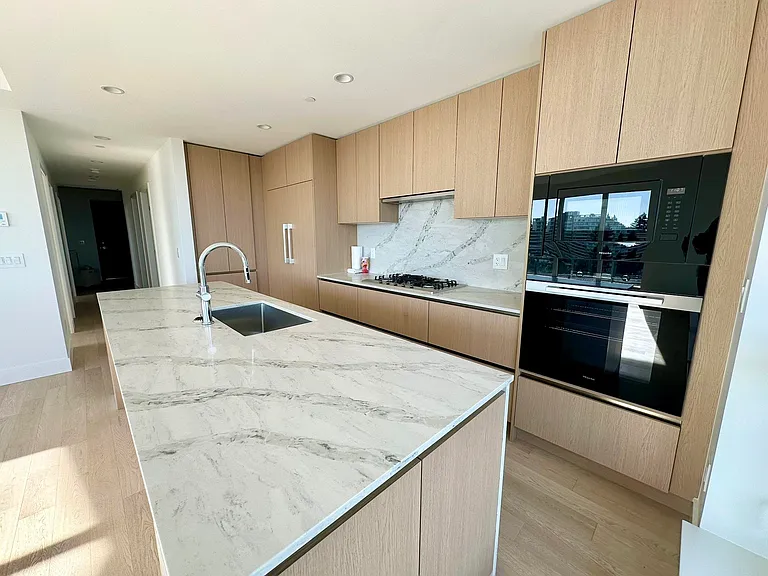 1475 Foster St #705 — Photo 5