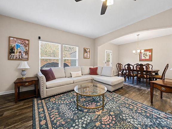 4th image of 6034 Halliwell St