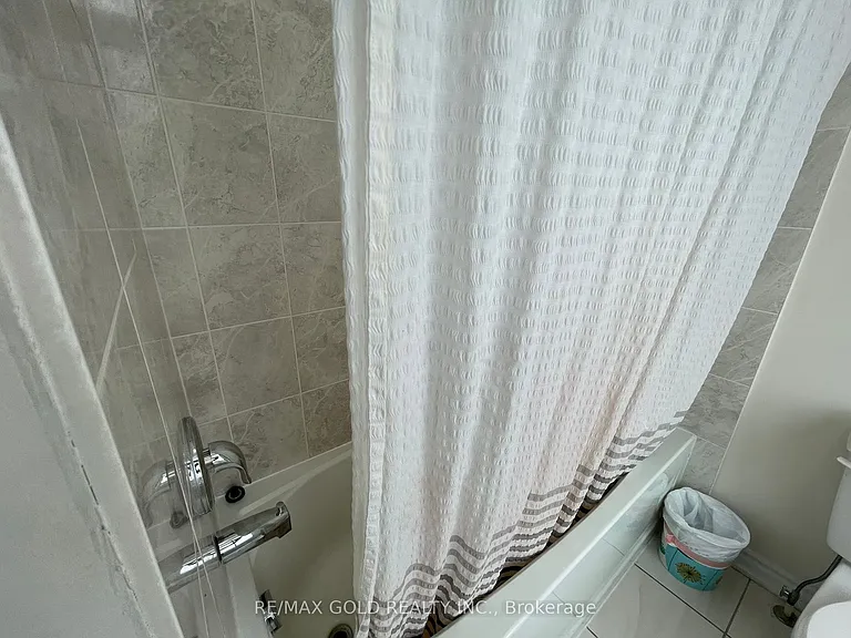 537 Veterans Dr — Photo 39