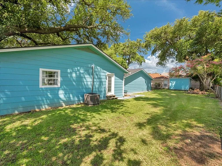 683 Water View Dr — Photo 33