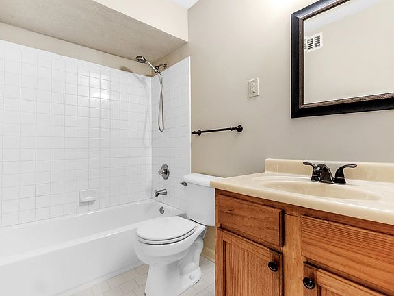 3rd image of 5668 Los Gatos Dr #1