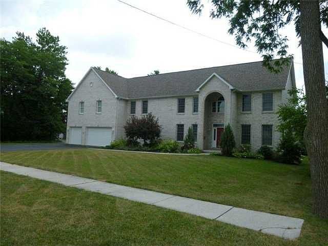 1st image of 528 Plum St