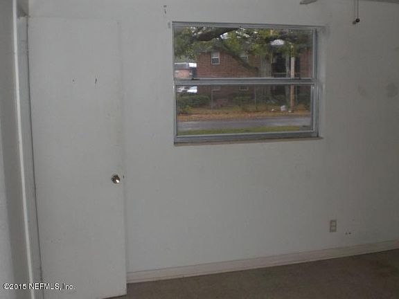 5th image of 1056 Huron St