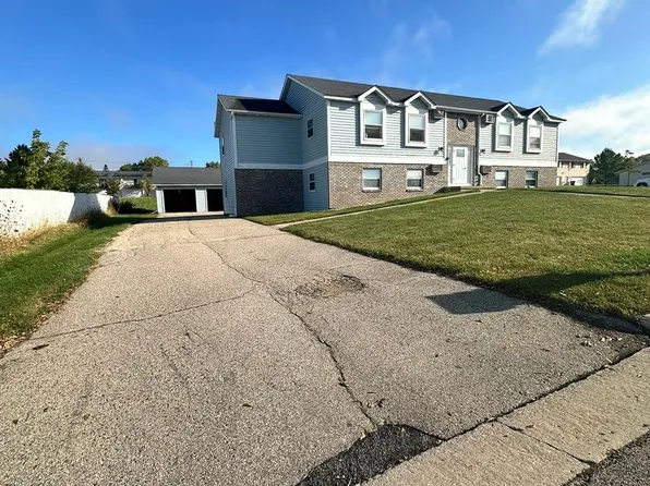 302, 302-308 W Garfield St, Mount Horeb, WI 53572