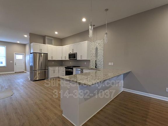 2nd image of 2206 Blendon Pl