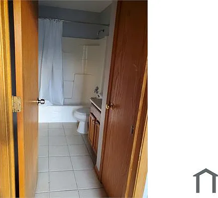 3 bed, $2,100 — Photo 4