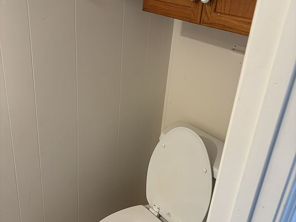 5th image of 16 Oakwood St