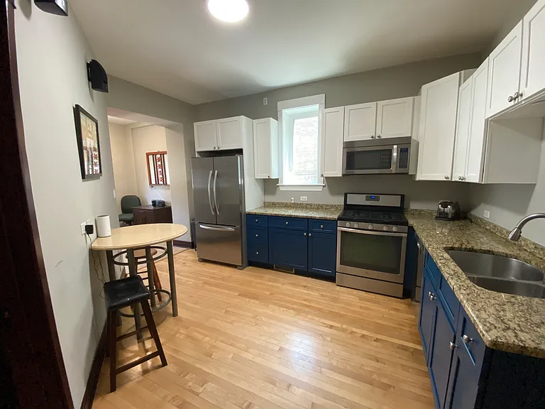 2320 W Armitage Ave #1 — Photo 4