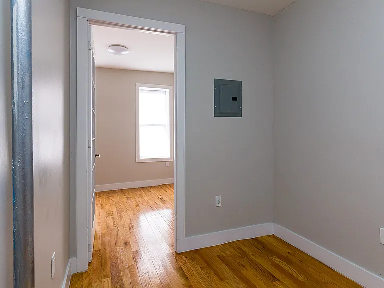 197 Irving Ave #3L — Photo 10