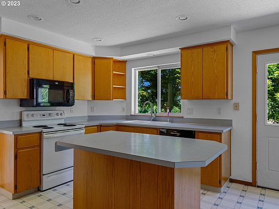 3rd image of 26112 NE 194th Ave