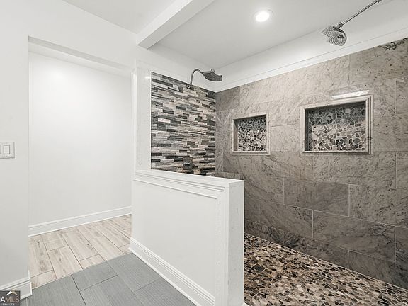 3rd image of 2028 Wrights Way