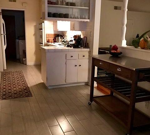 Breakfast nook looking into kitchen.