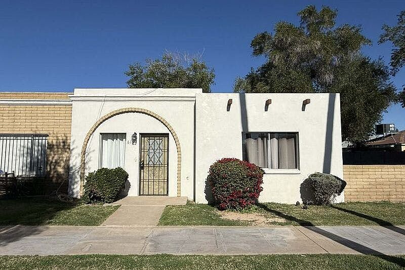 1st image of 619 N Pioneer Cir