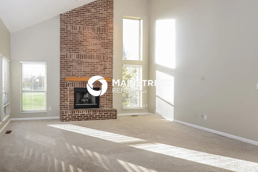 3311 Weller Dr — Photo 2