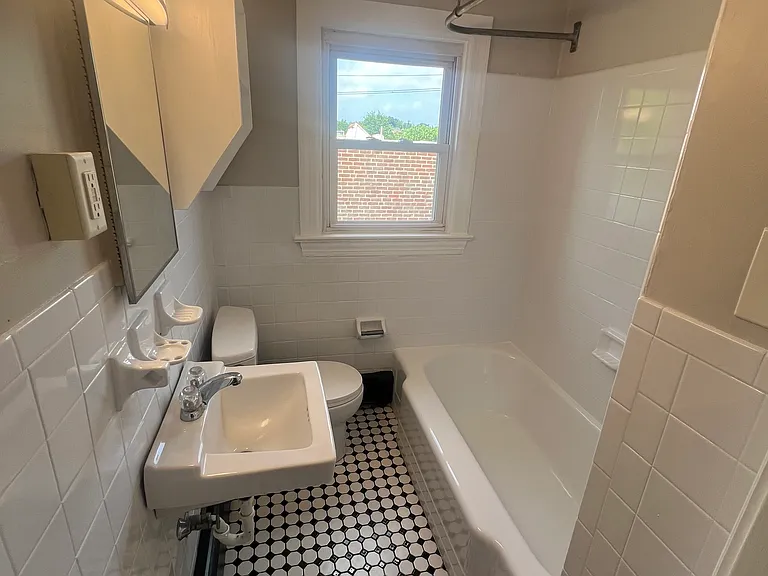 1907 N Lincoln St #3 — Photo 7