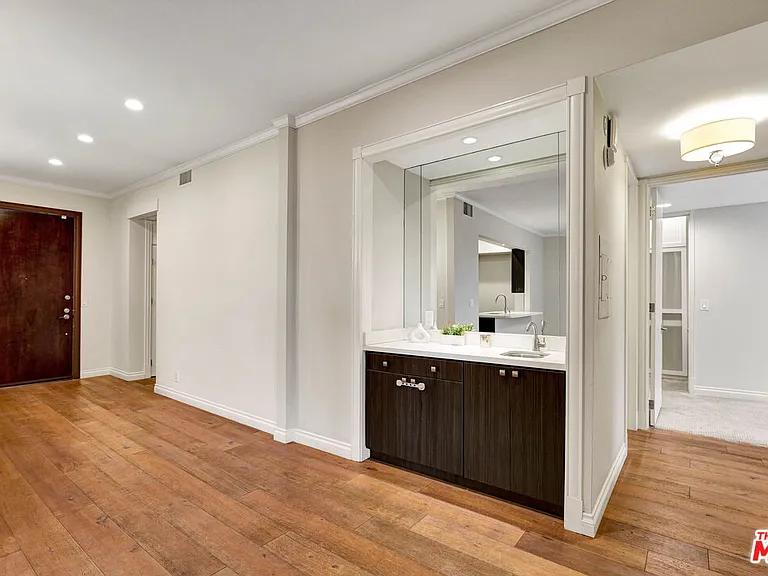 1260 S Beverly Glen Blvd #304 — Photo 30