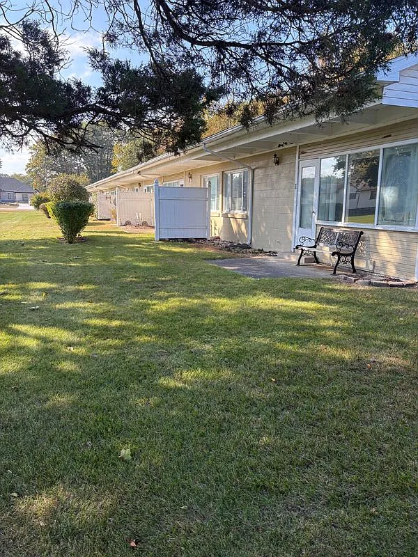 1 bed, 1.0 bath, 700 sqft, $850 — Photo 1