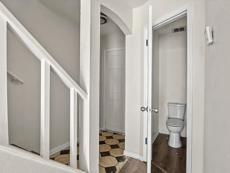 2325 W Pensacola St #121 — Photo 8