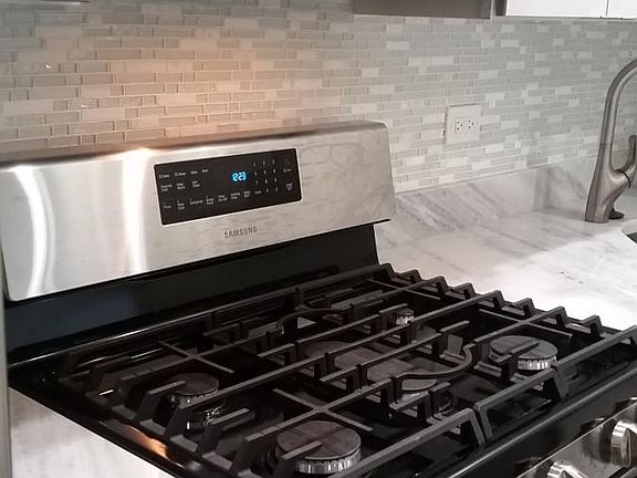 2nd image of 5725 Holmes Ave APT 5