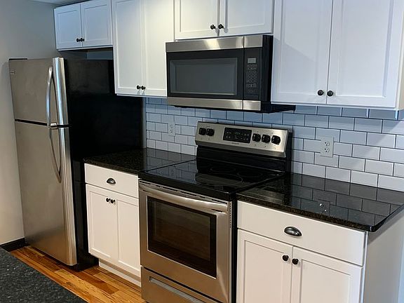 5th image of 215 E Cherry St #211