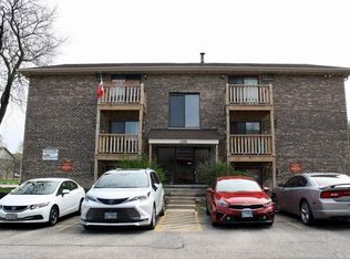 1124 Florence Dr #6, Westmont, IL 60559