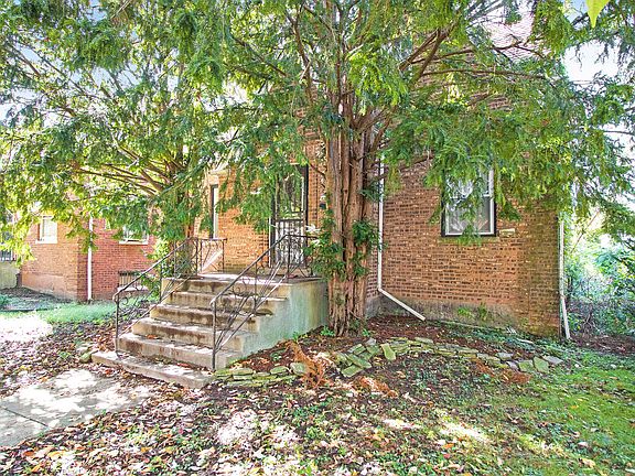 2nd image of 10106 S Crandon Ave